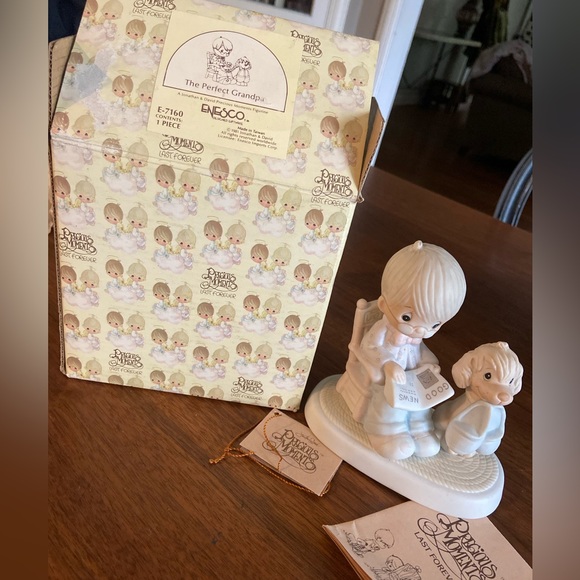 Precious Moments: The Perfect Grandpa - Picture 3 of 4